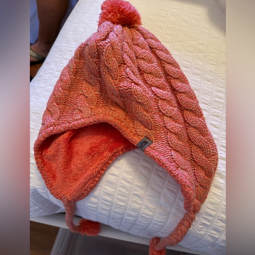 The North Face pink hat EUC